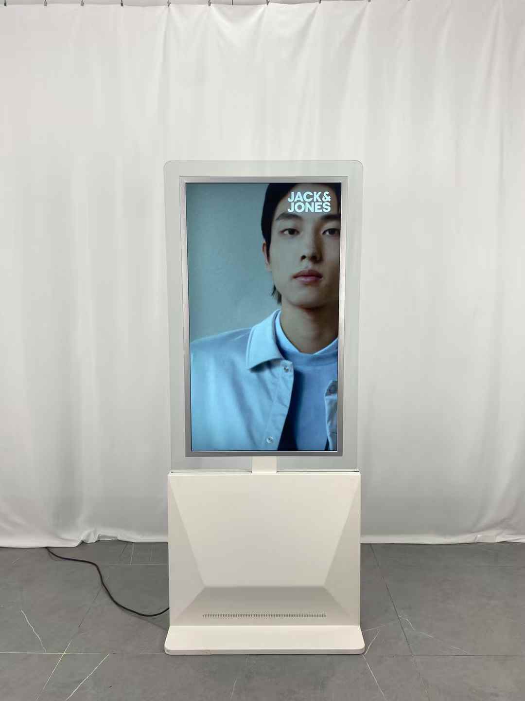 สองด้าน 32/43/55/65 นิ้ว LCD LCD Digital Floor Display Kiosk