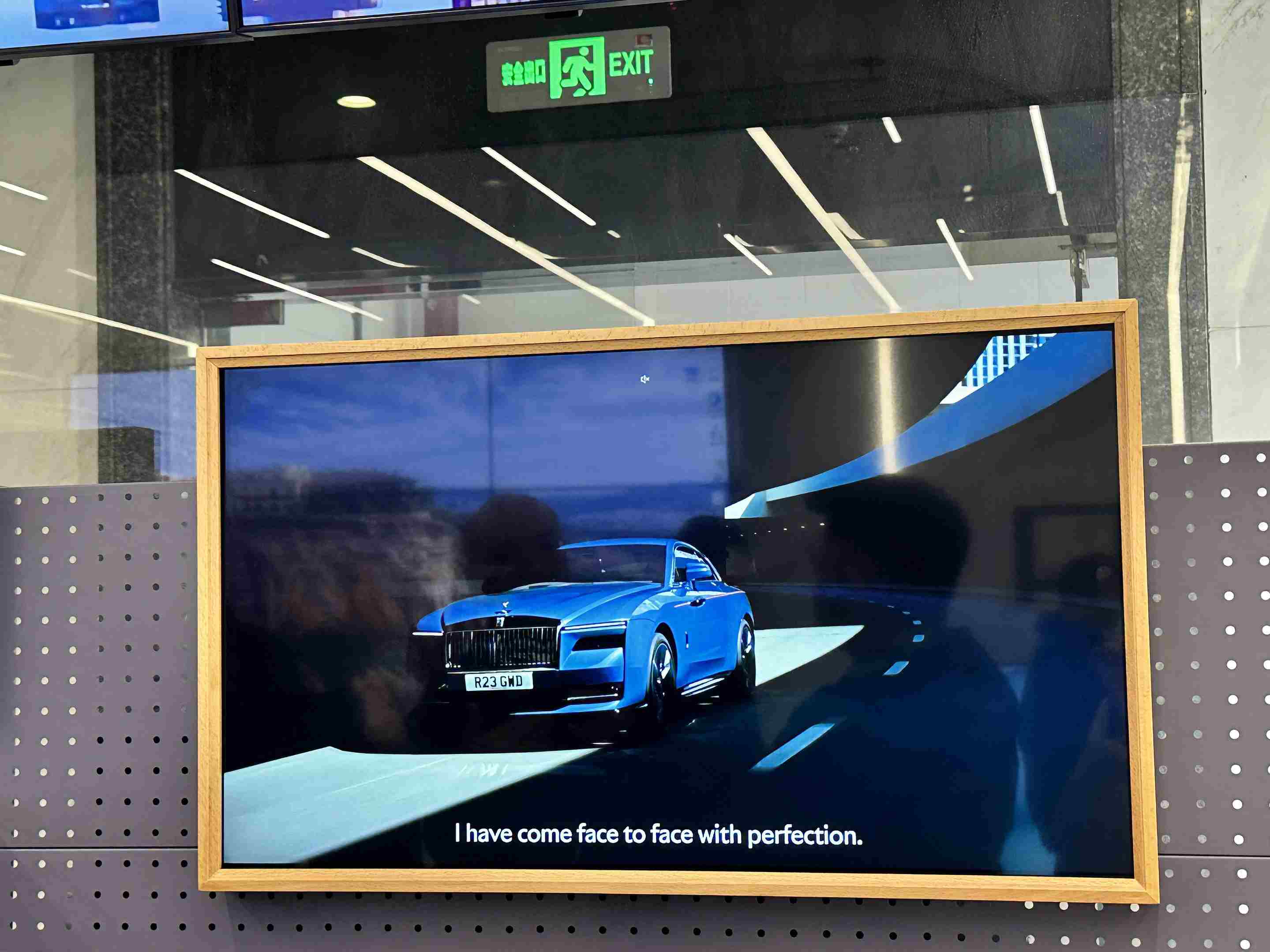 Wifi Wall Wall Mount Digital Signage แสดงเฟรมศิลปะ 18.5/21.5/32/43/55/65